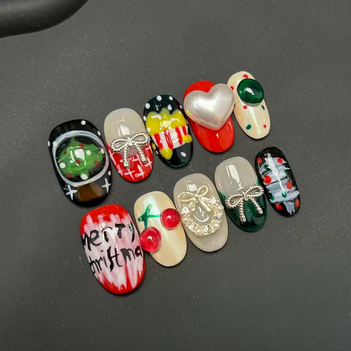 Cute-mas Magic Handmade Press-on Nail Set